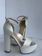 Cargar imagen en el visor de la galería, PATRICIA