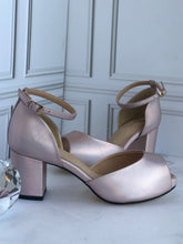 Cargar imagen en el visor de la galería, ROBERTA