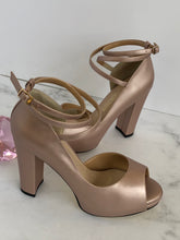 Cargar imagen en el visor de la galería, LESLY