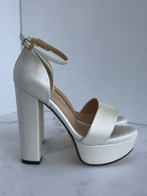 Cargar imagen en el visor de la galería, PATRICIA