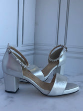 Cargar imagen en el visor de la galería, LAURA