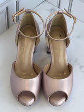 Cargar imagen en el visor de la galería, ROBERTA