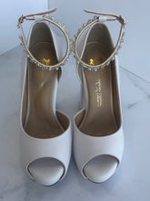 Cargar imagen en el visor de la galería, ANGELA