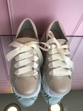 Cargar imagen en el visor de la galería, VICTORIA A