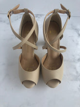 Cargar imagen en el visor de la galería, MARÍA FERNANDA