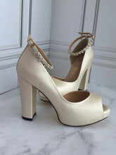 Cargar imagen en el visor de la galería, GABRIELA MARTINEZ