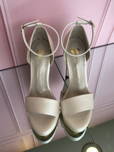 Cargar imagen en el visor de la galería, MONICA R