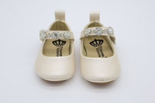 Cargar imagen en el visor de la galería, Balerina de piel ivory con cristal austriaco  311-L