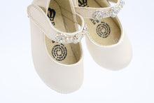 Cargar imagen en el visor de la galería, Balerina de piel ivory con cristal austriaco  311-L