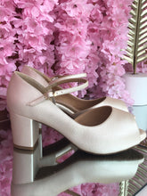 Cargar imagen en el visor de la galería, Rosalinda