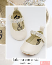 Cargar imagen en el visor de la galería, Balerina de piel ivory con cristal austriaco  311-L