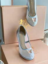 Cargar imagen en el visor de la galería, CINDERELLA T