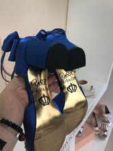 Cargar imagen en el visor de la galería, GRABADO EN SUELA PERSONALIZADO