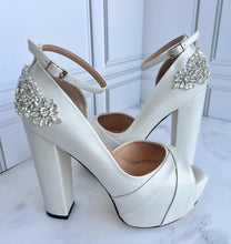 Cargar imagen en el visor de la galería, MARÍA M.