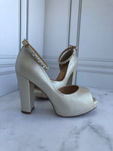 Cargar imagen en el visor de la galería, ANGELA