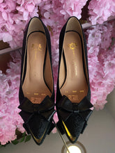 Cargar imagen en el visor de la galería, GINA A.