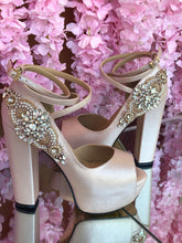 Cargar imagen en el visor de la galería, EVELYN A.