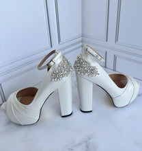 Cargar imagen en el visor de la galería, MARÍA M.