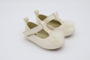 Balerina con pompón,  piel ivory con perlas-329