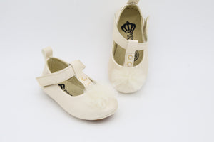 Balerina con pompón,  piel ivory con perlas-329