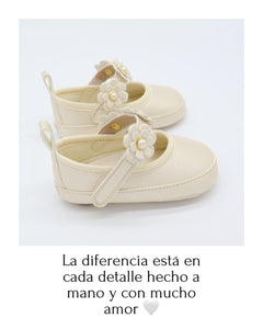 Balerina en piel ivory con flores y perlas  -305